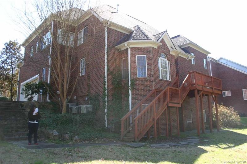 1318 Bershire Ln, Charlotte, NC 28262
