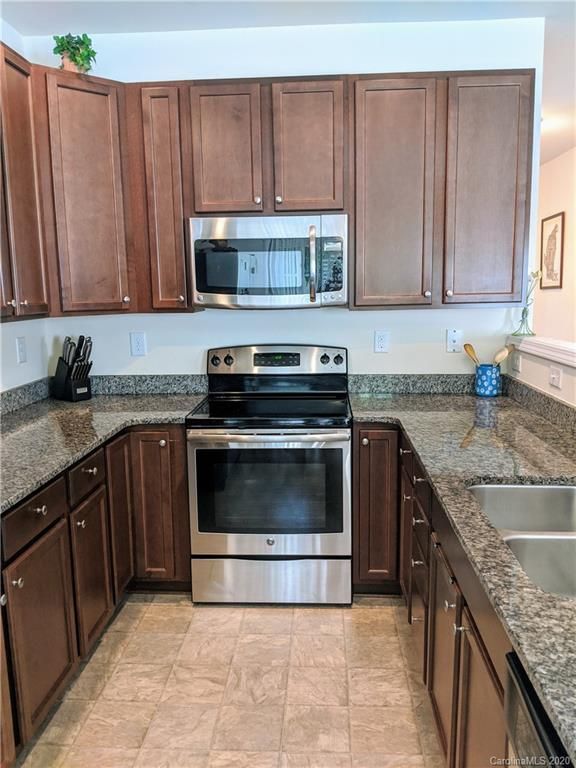 13823 Singleleaf Ln, Charlotte, NC 28278
