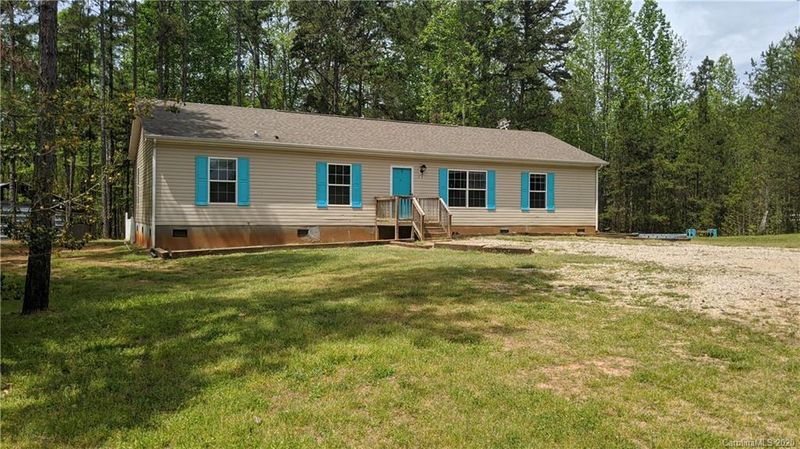 1260 Smith Woods Ln, Hickory Grove, SC 29717