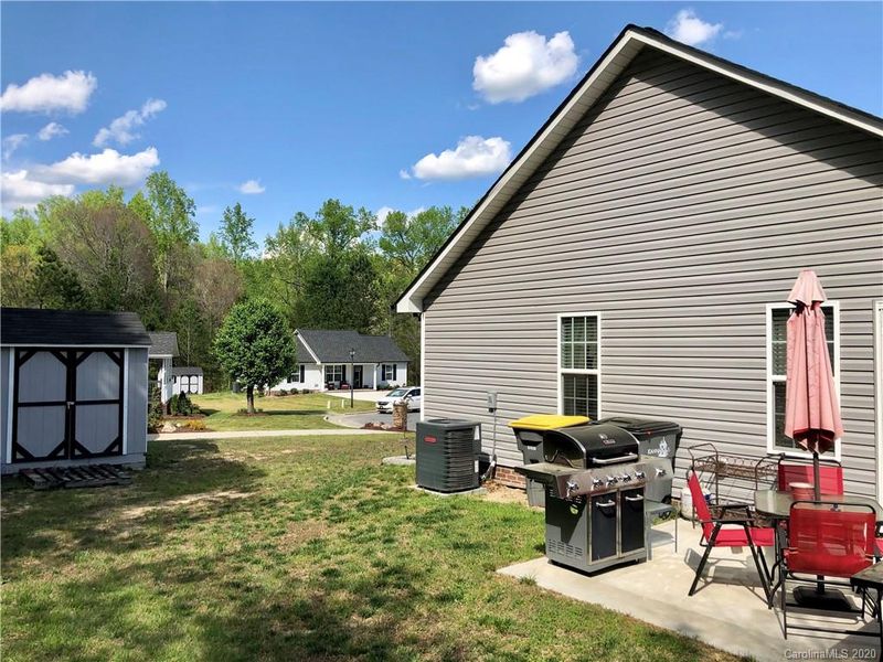 1375 Poplar Glen Dr, Kannapolis, NC 28083
