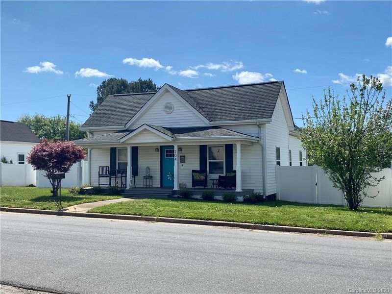 704 Brook St, Belmont, NC 28012