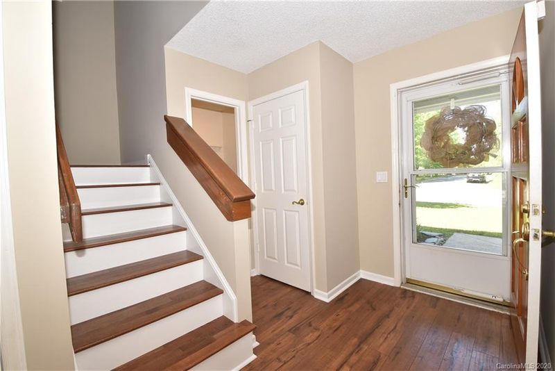 8828 Rittenhouse Cir, Charlotte, NC 28270