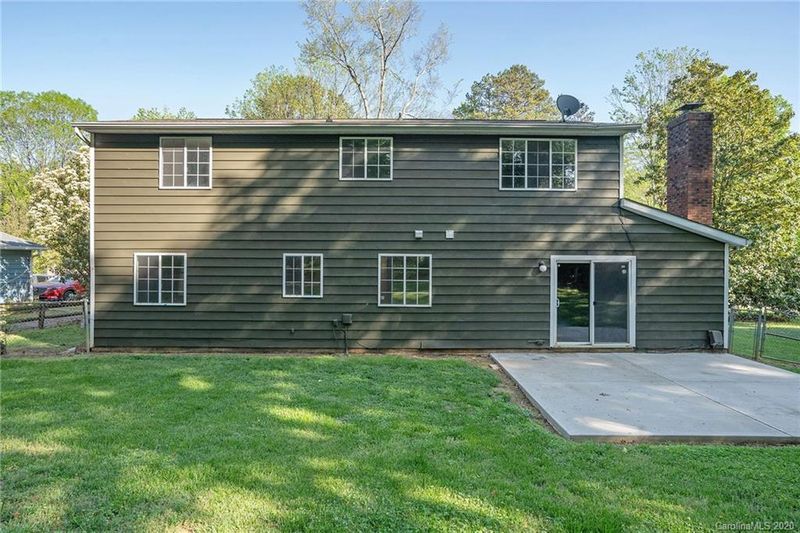 615 Regency Dr, Charlotte, NC 28211