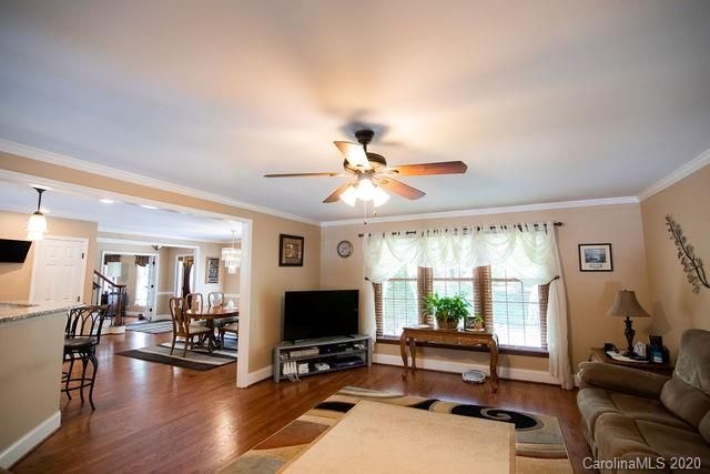 5400 Foxcrest Dr, Mint Hill, NC 28227