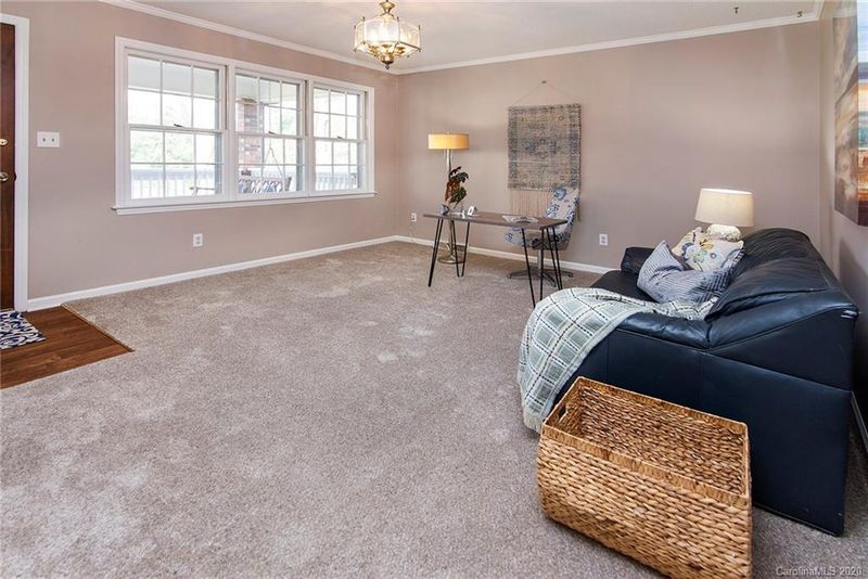 1858 Whispering Pine Dr, Lincolnton, NC 28092