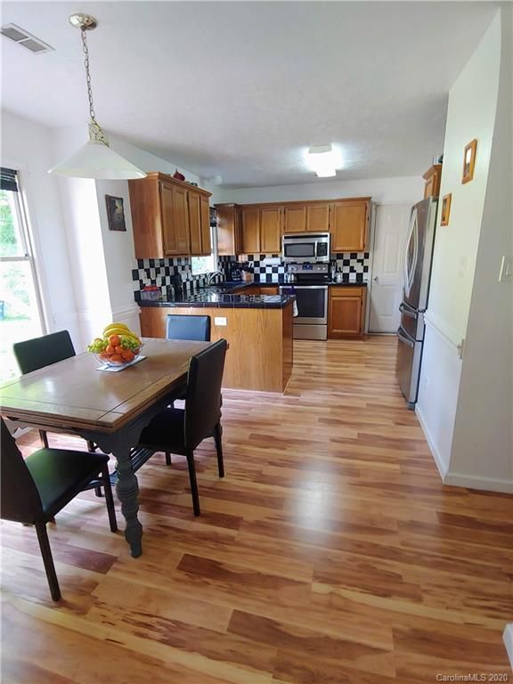 2436 Torrington Ln, Charlotte, NC 28262