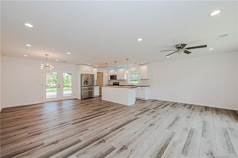 5351 Grafton Dr, Charlotte, NC 28215