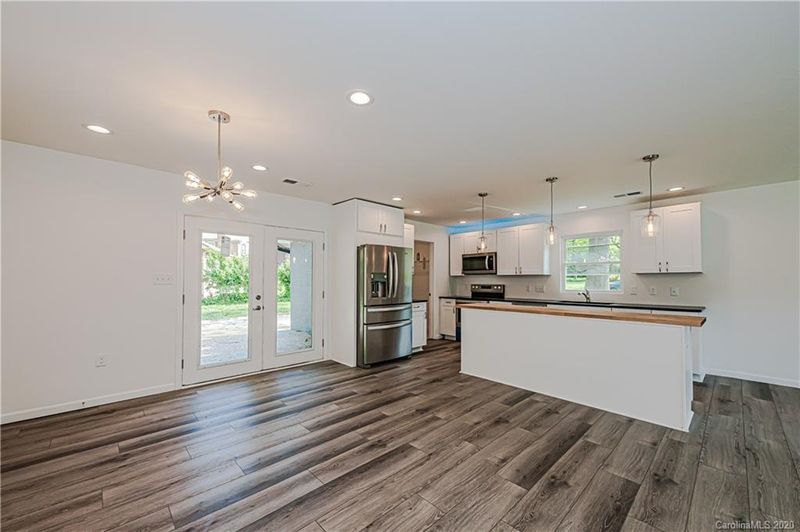 5351 Grafton Dr, Charlotte, NC 28215