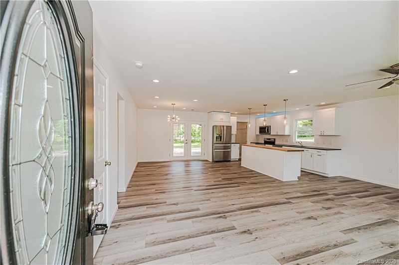 5351 Grafton Dr, Charlotte, NC 28215