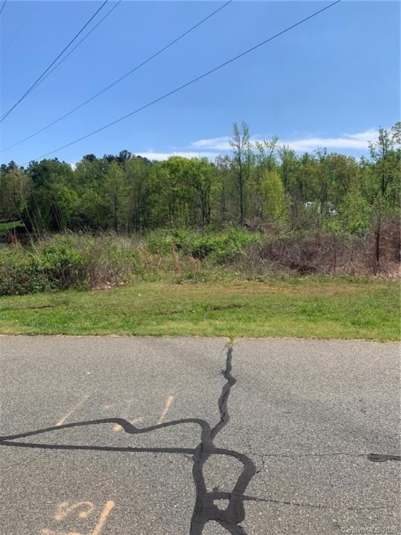 5713 Manchester Ave, Harrisburg, NC 28075