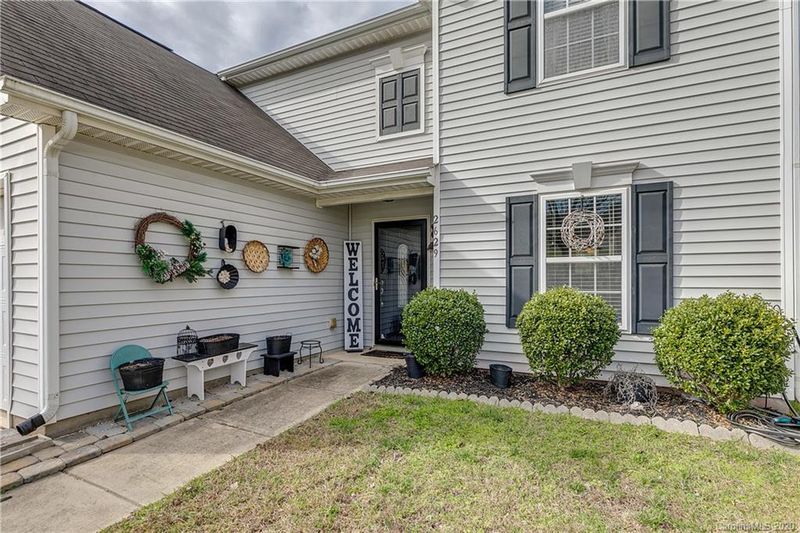 2629 Forest Grove Ct, Charlotte, NC 28269