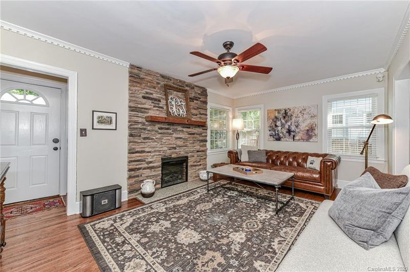 3821 Selwyn Ave, Charlotte, NC 28209