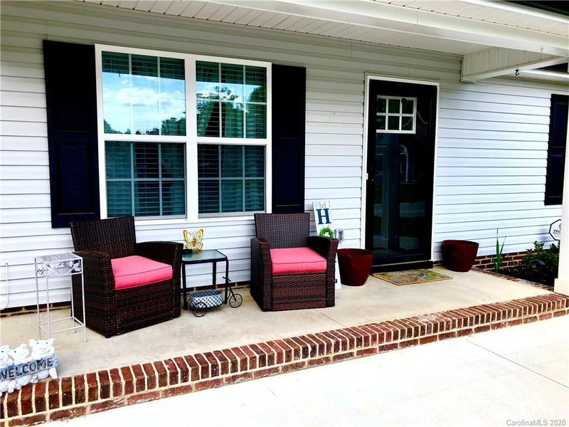1398 Poplar Glen Dr, Kannapolis, NC 28083