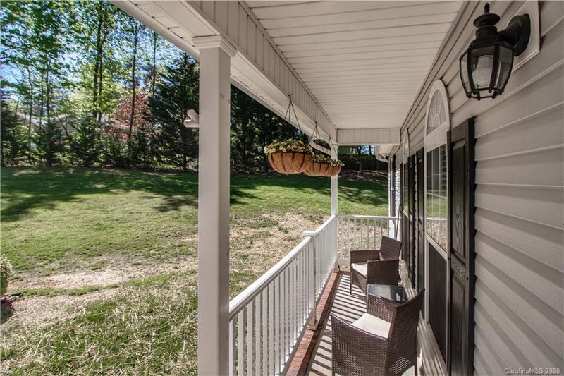 141 Meadowfall Ln, Troutman, NC 28166