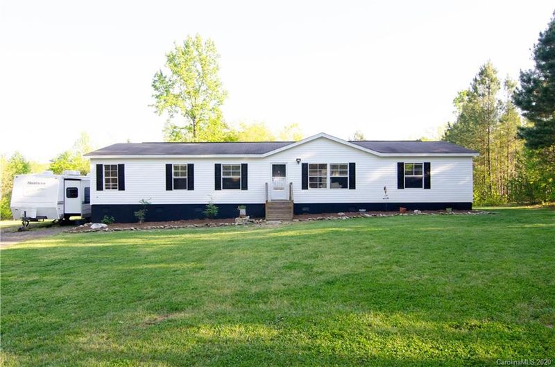 1379 Possum Trot Rd, Blacksburg, SC 29702