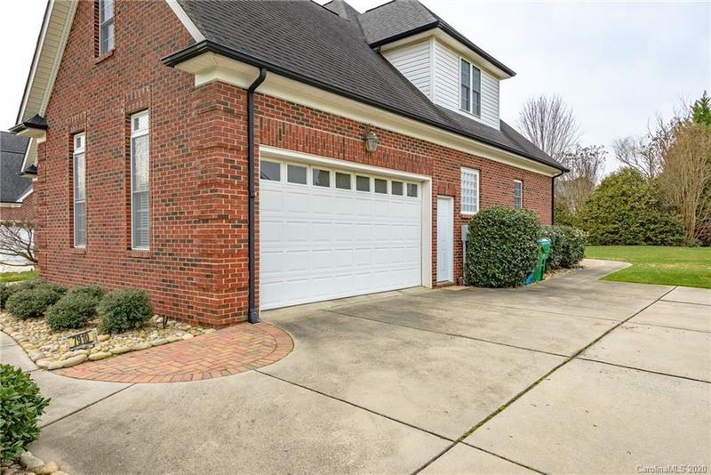 7910 Tottenham Dr, Harrisburg, NC 28075