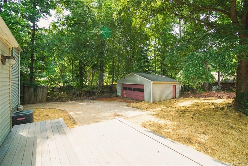 10409 Surry Ct, Mint Hill, NC 28227