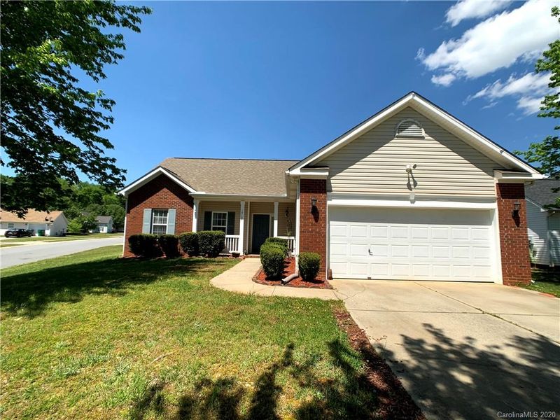 10121 Mayhurst Ct, Charlotte, NC 28213