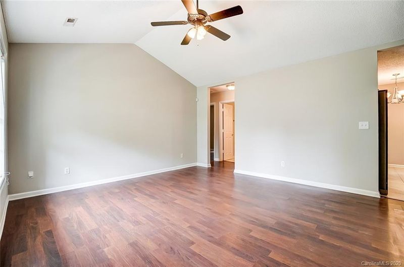7551 Starvalley Dr, Charlotte, NC 28210