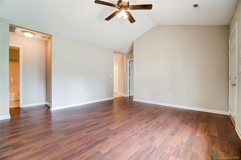 7551 Starvalley Dr, Charlotte, NC 28210