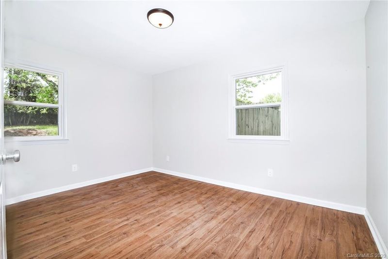 533 Dedmon Dr, Charlotte, NC 28216