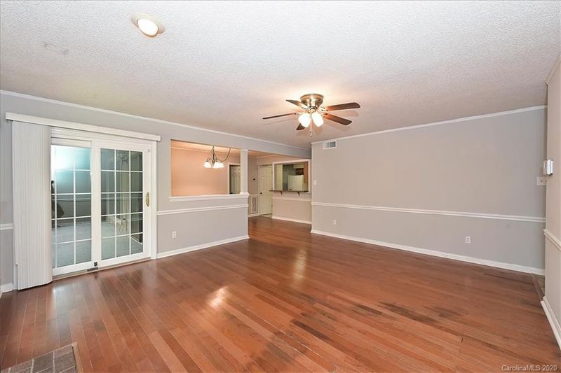 5722 Dockside Dr, Charlotte, NC 28227