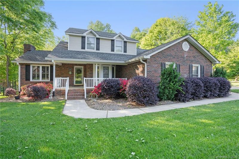 214 Timberlane Dr, Belmont, NC 28012