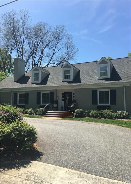 375 5th St NW, Hickory, NC 28601