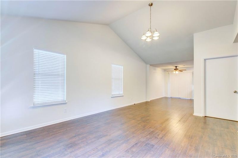 5041 Glenview Ct, Charlotte, NC 28215