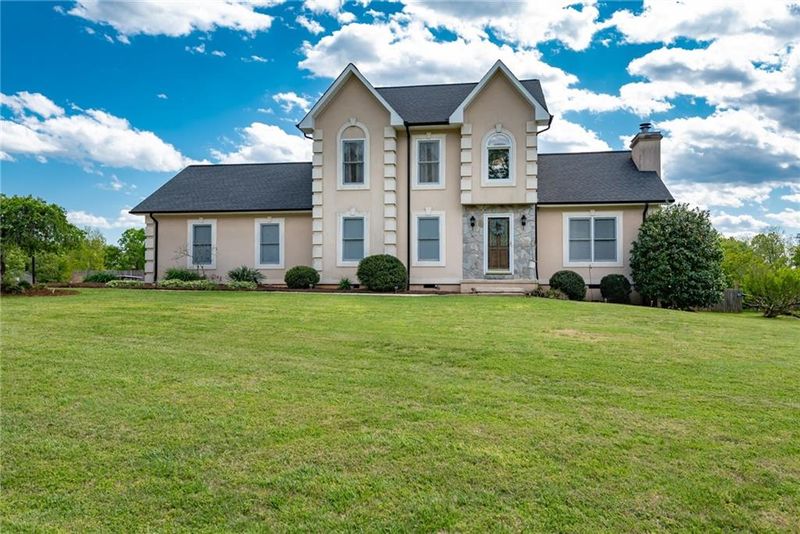 4951 Butner Dr, Hickory, NC 28602