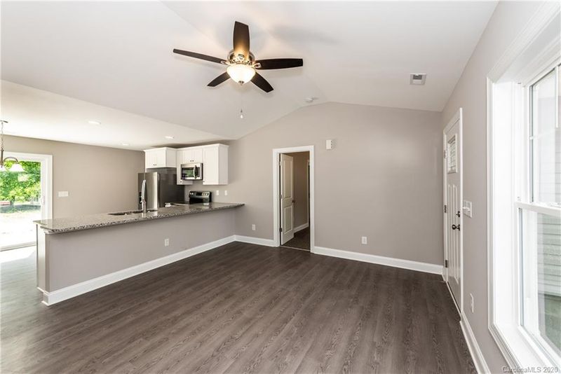 211 Coggins St, Kannapolis, NC 28083