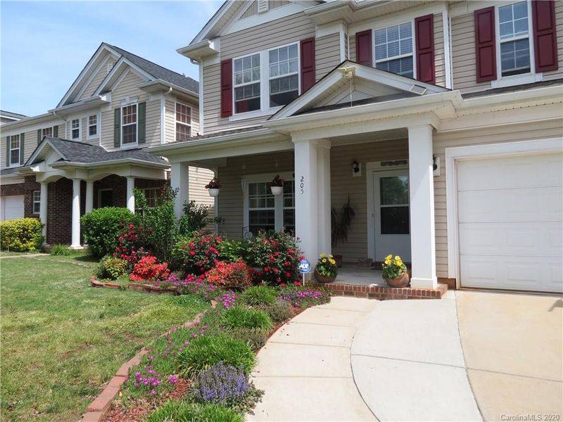 205 E Waterlynn Rd, Mooresville, NC 28117