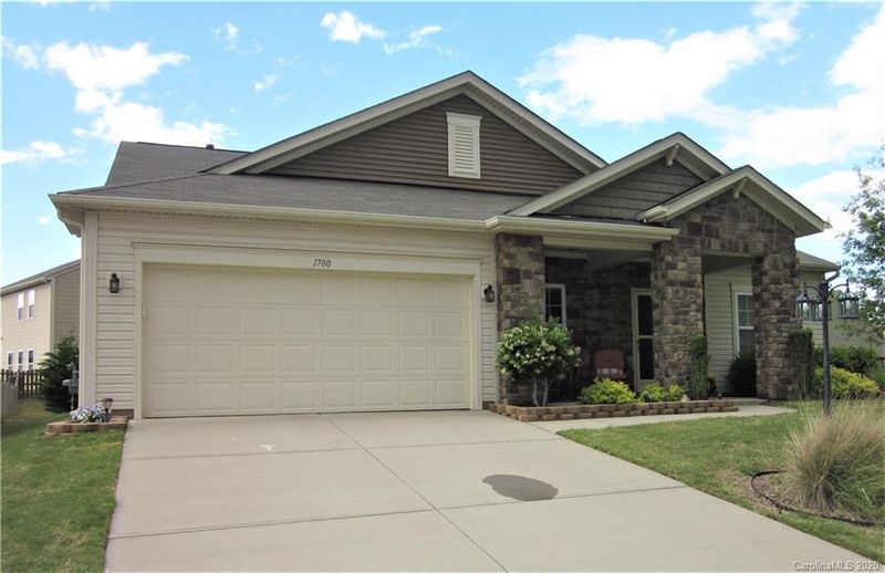1700 Yellow Daisy Dr, Matthews, NC 28104