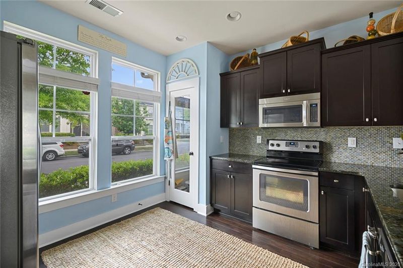 3265 Bending Birch Pl, Charlotte, NC 28206