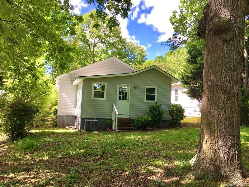 636 Front St E, Statesville, NC 28677
