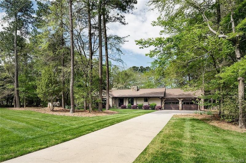 8218 Kensington Ln, Harrisburg, NC 28075