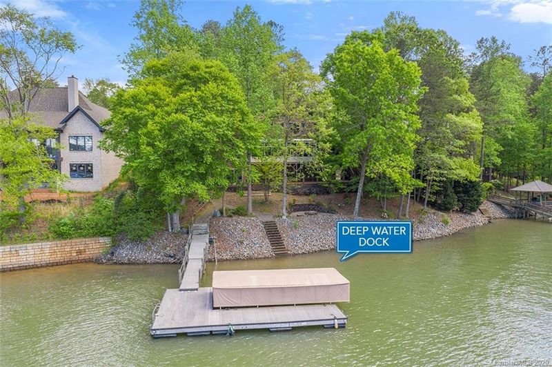 2479 Camelia Pointe Dr, Sherrills Ford, NC 28673