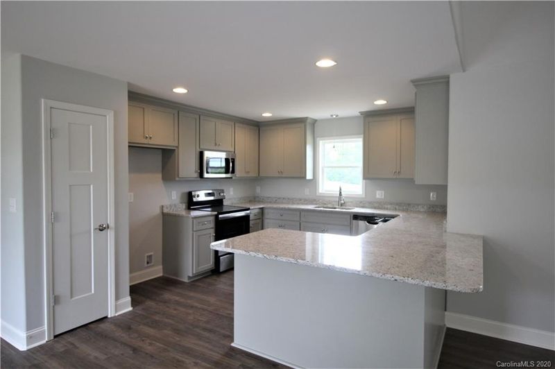 3907 Ritchie Rd, Lincolnton, NC 28092