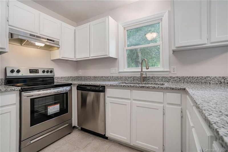 1817 Watlington Dr, Charlotte, NC 28270