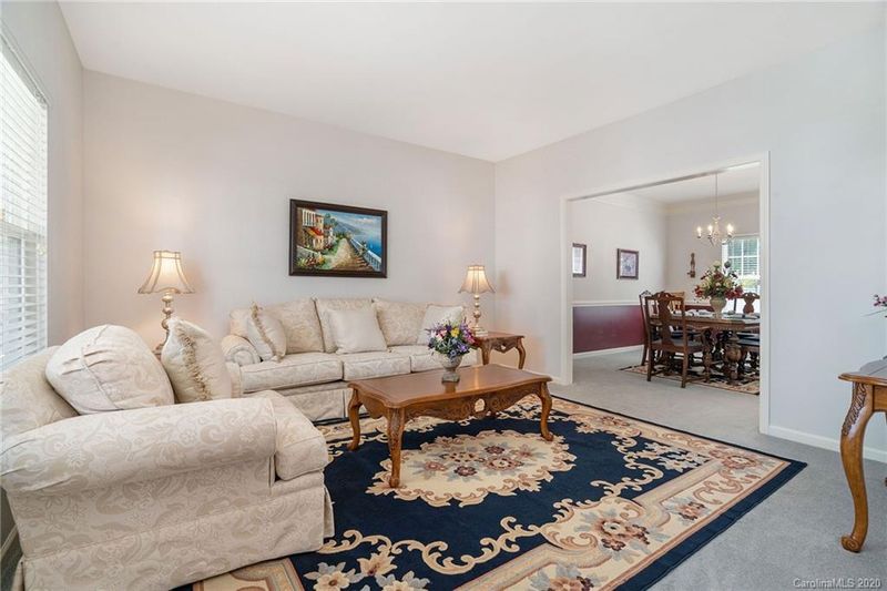 5805 Parkstone Dr, Matthews, NC 28104