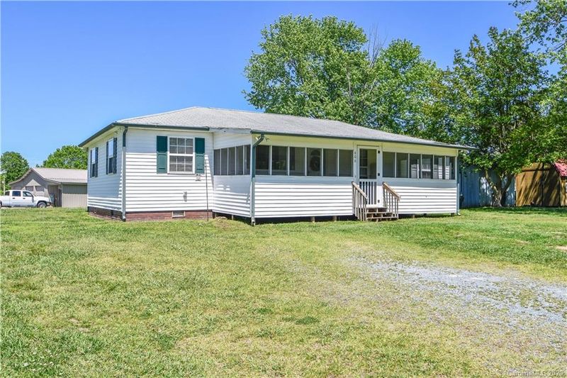 606 Pennigar Rd, Monroe, NC 28110