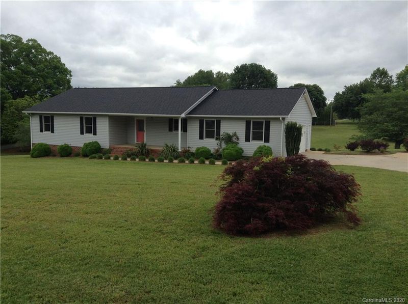 110 Cross St, Gaffney, SC 29341