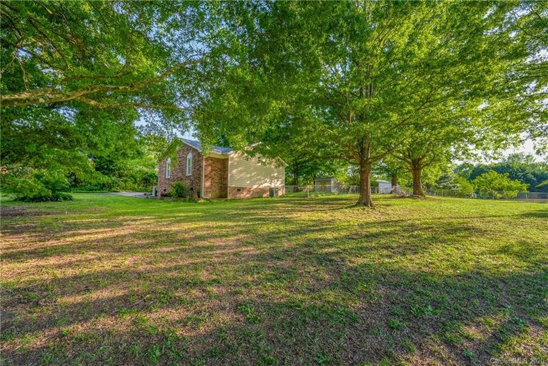 620 Edgehill Dr, Monroe, NC 28110