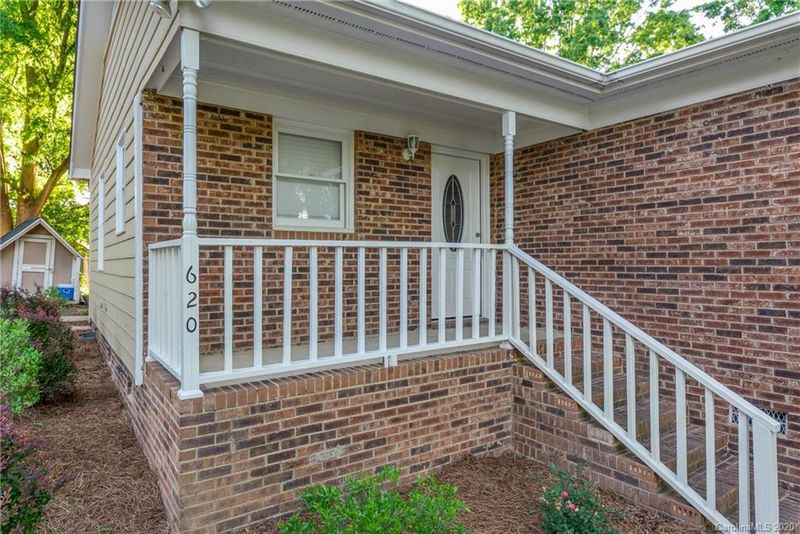 620 Edgehill Dr, Monroe, NC 28110