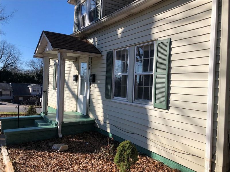716 5th St SE, Hickory, NC 28602