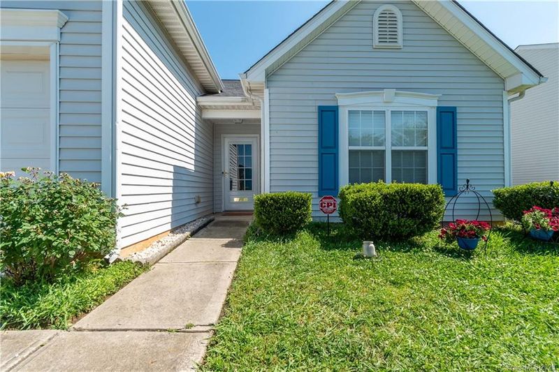 6356 Cora St, Charlotte, NC 28216
