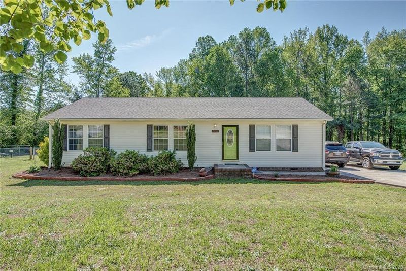 3142 Range Rd, Lincolnton, NC 28092