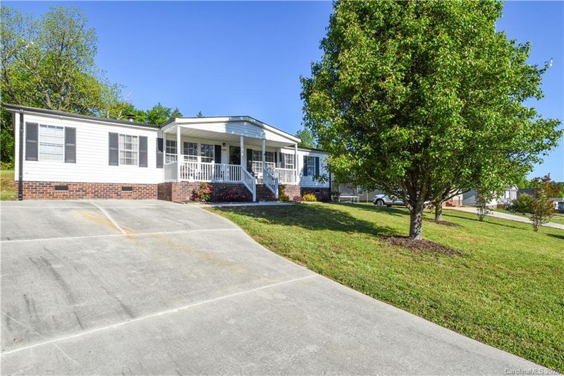 1307 Poplar Glen Dr, Kannapolis, NC 28083