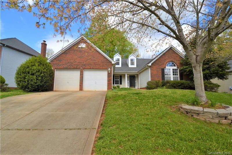 9115 Lake Spring Ave, Charlotte, NC 28216