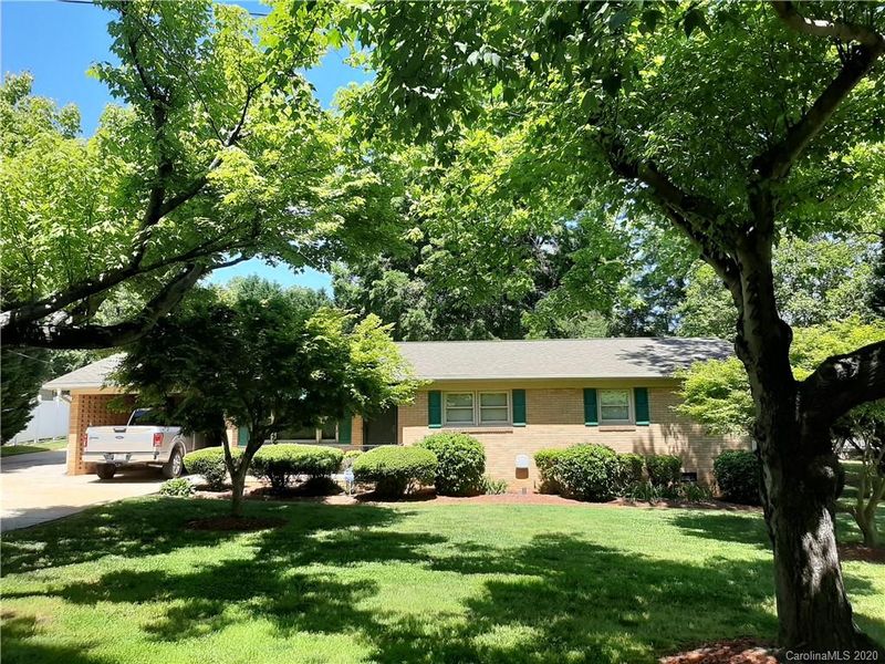 1029 Ford Dr, Lowell, NC 28098